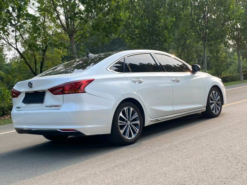 徐州18年长安汽车睿驰CC7