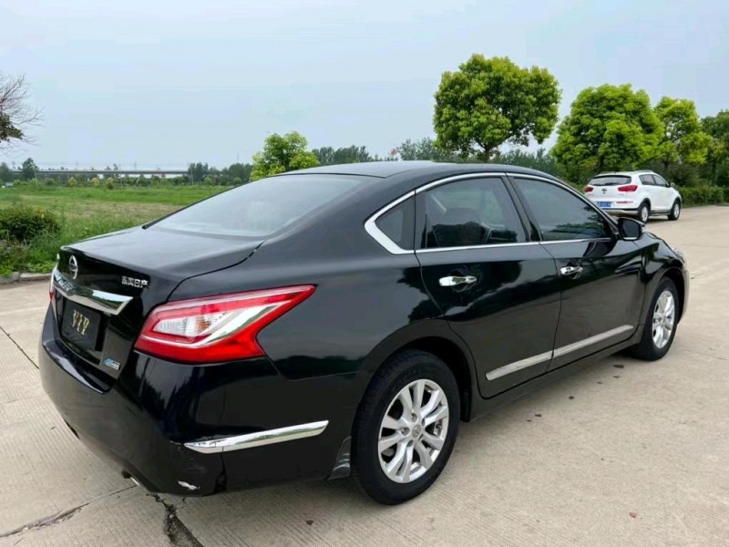 盐城13年日产天籁4