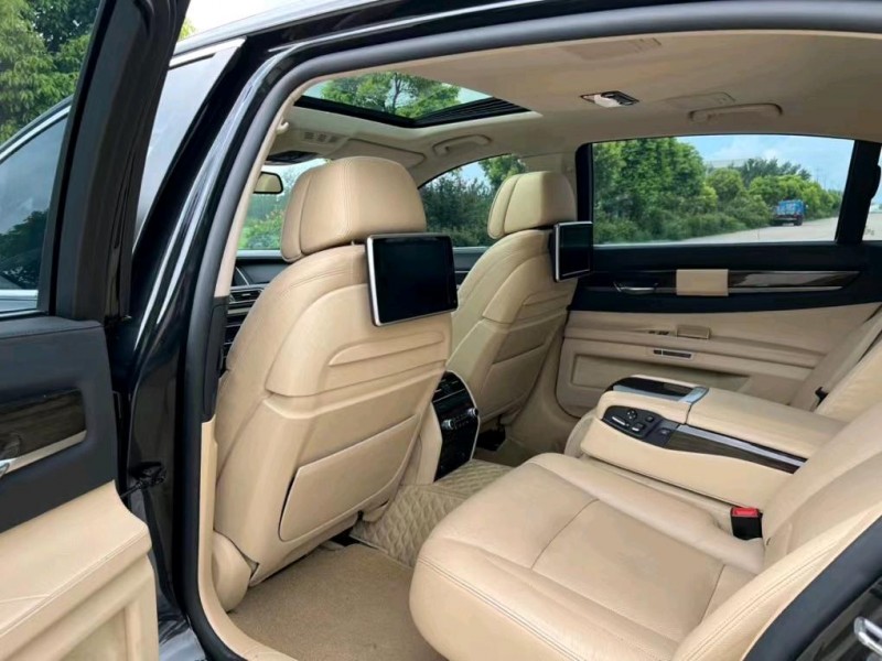 盐城13年宝马7系8