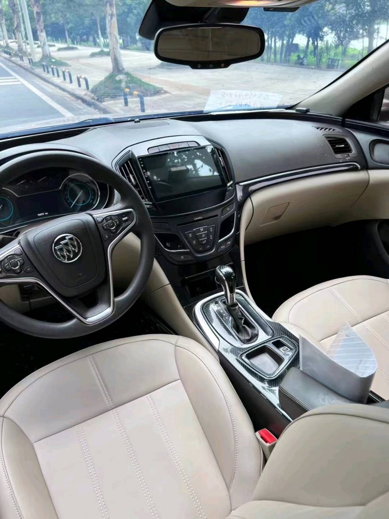 武汉17年别克君威5