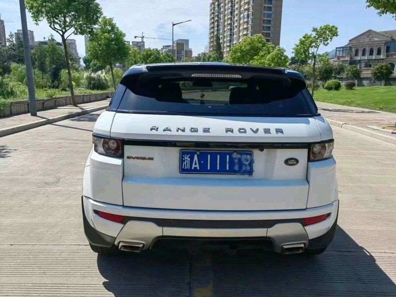 杭州12年路虎极光5