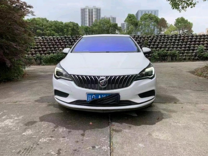 宜春18年别克威朗9