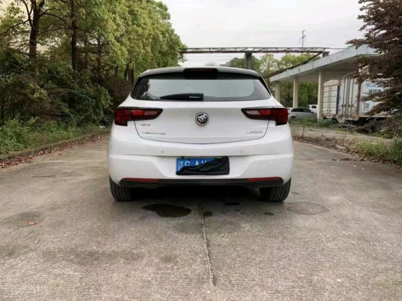 宜春18年别克威朗7