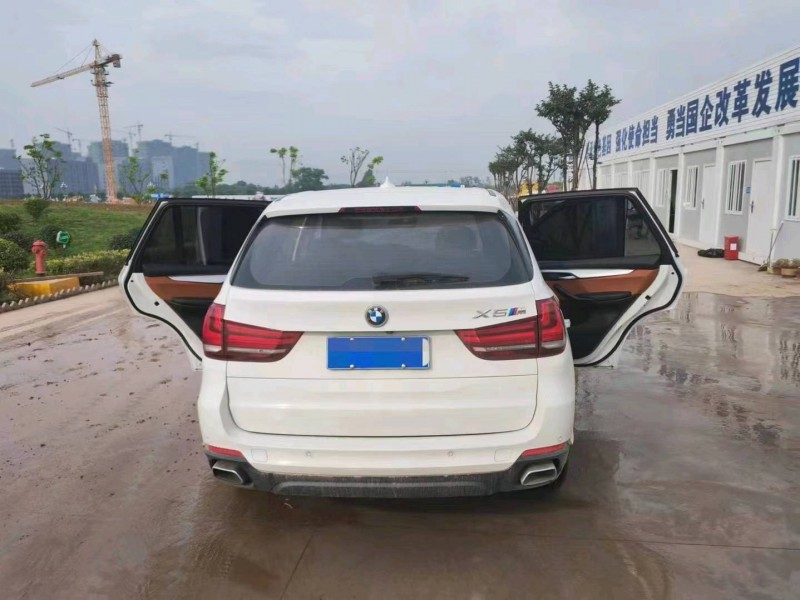 北京19年宝马X56