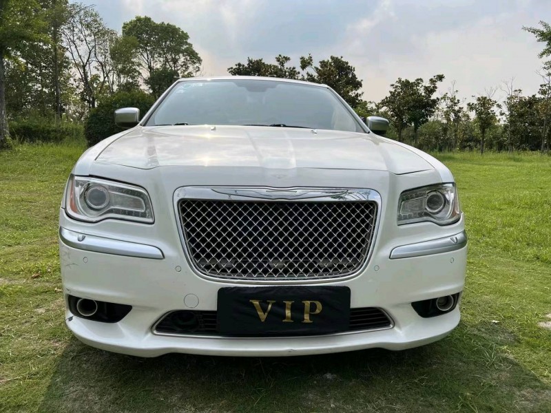 泰州13年克莱斯勒300C1