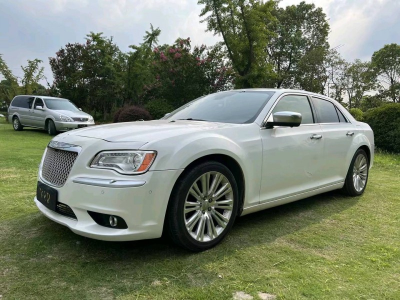 泰州13年克莱斯勒300C3