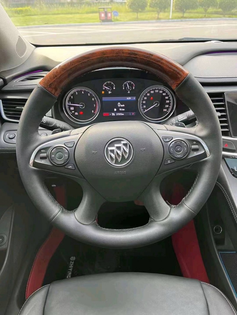 北京20年别克君越6