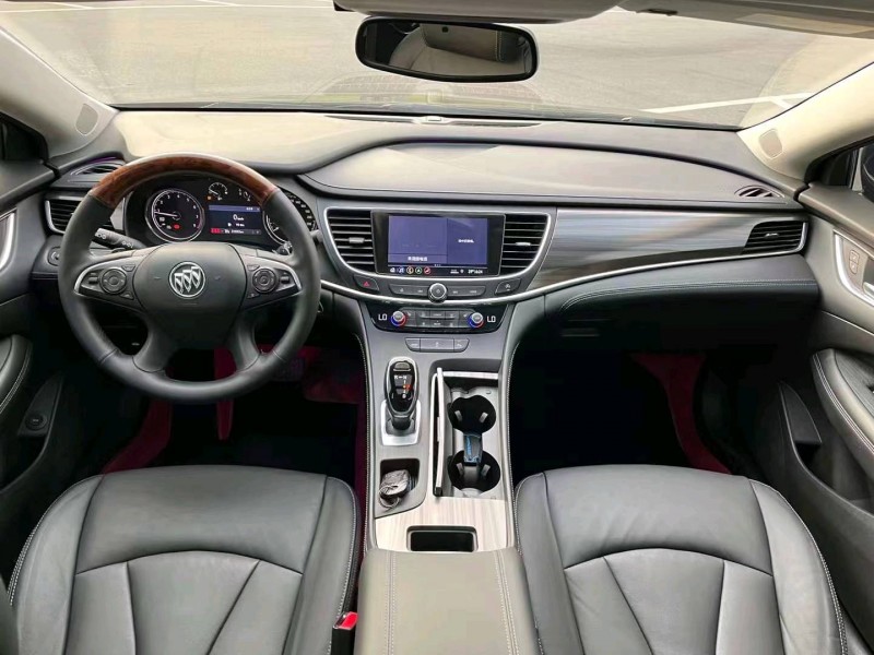 北京20年别克君越8