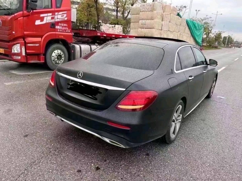 北京18年奔驰E6