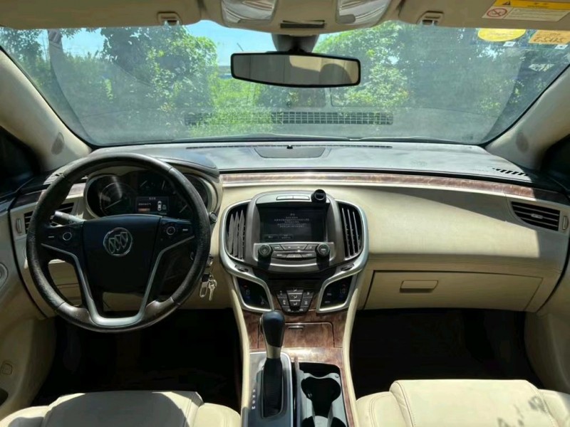 盐城15年别克君越8