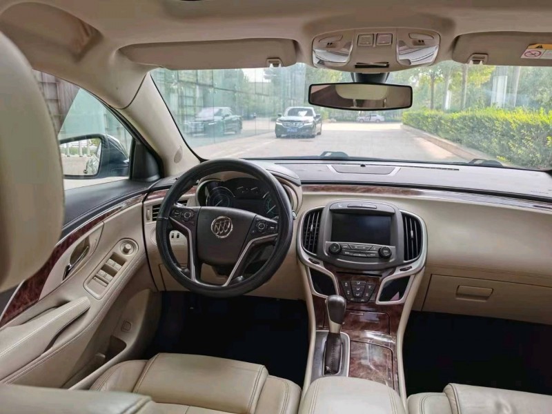 保定15年别克君越2