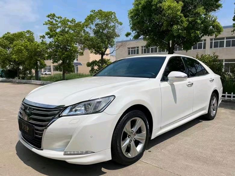 盐城16年丰田皇冠3