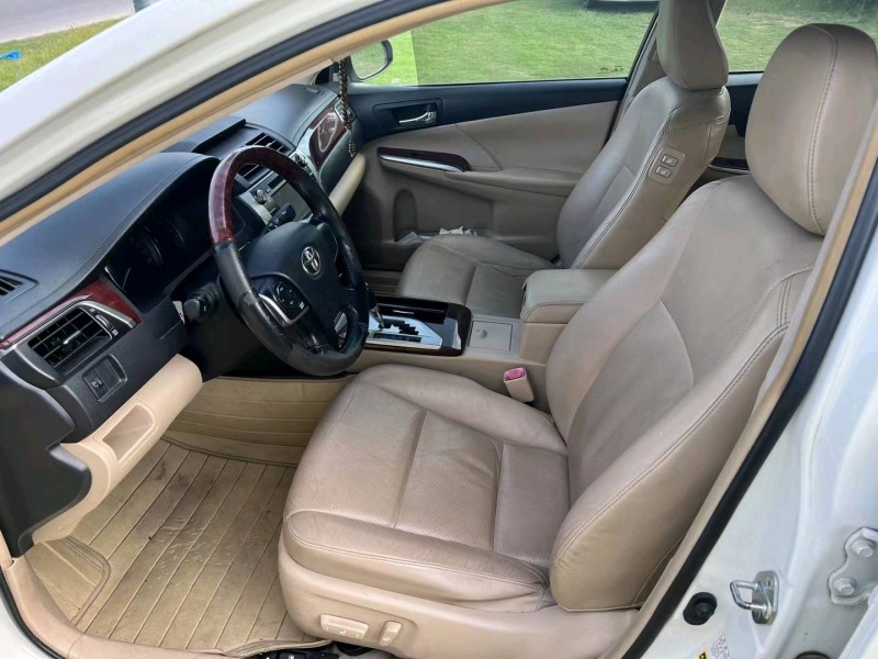 泰州13年丰田凯美瑞4