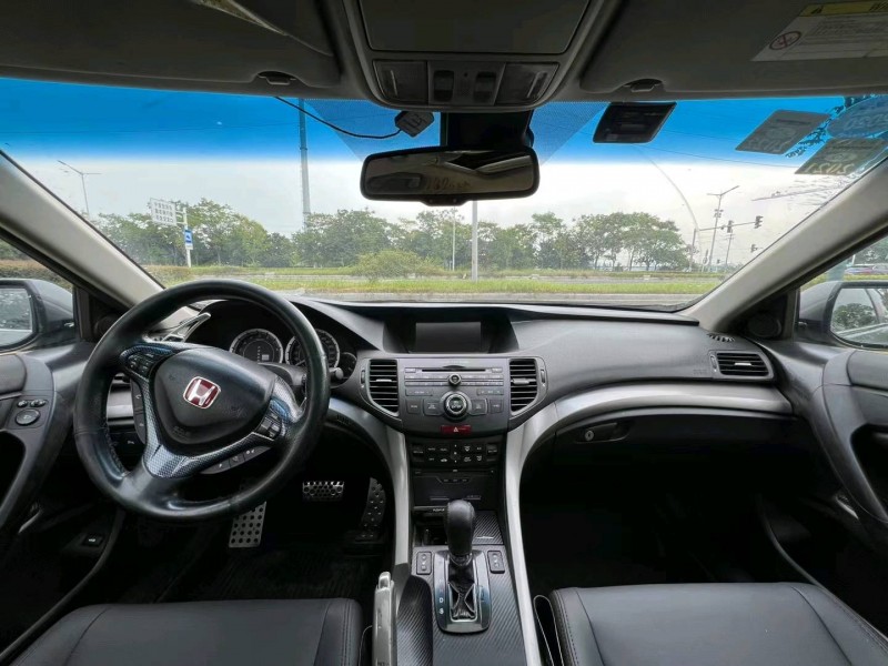 泰州09年本田思铂睿5