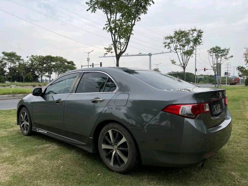 泰州09年本田思铂睿7