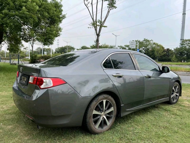 泰州09年本田思铂睿9