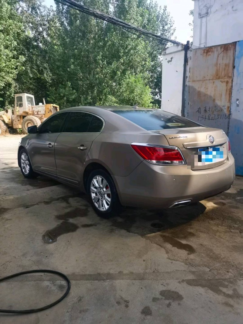 保定13年别克君越8