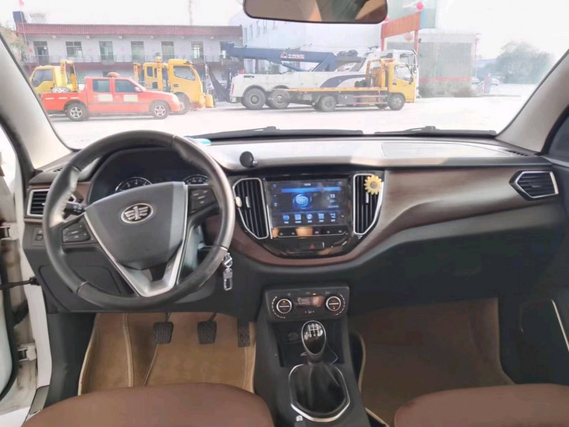 保定17年一汽森雅R76