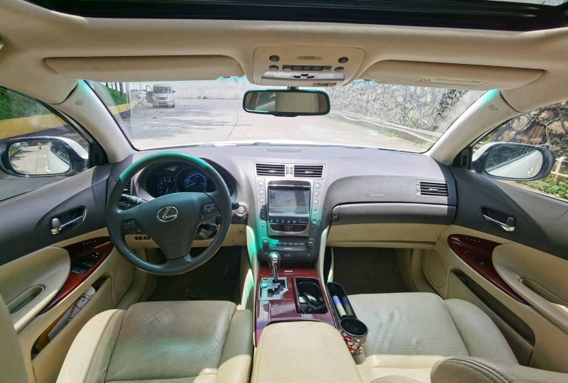 东莞10年雷克萨斯GS8