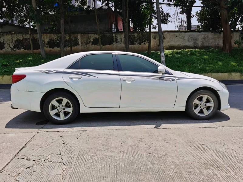 东莞14年丰田锐志5