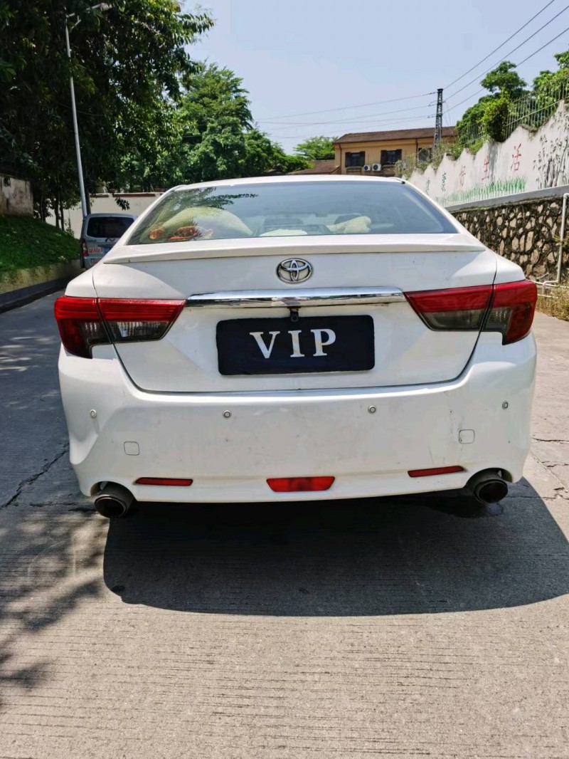 东莞14年丰田锐志9