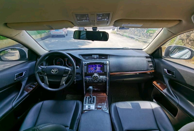 东莞14年丰田锐志8