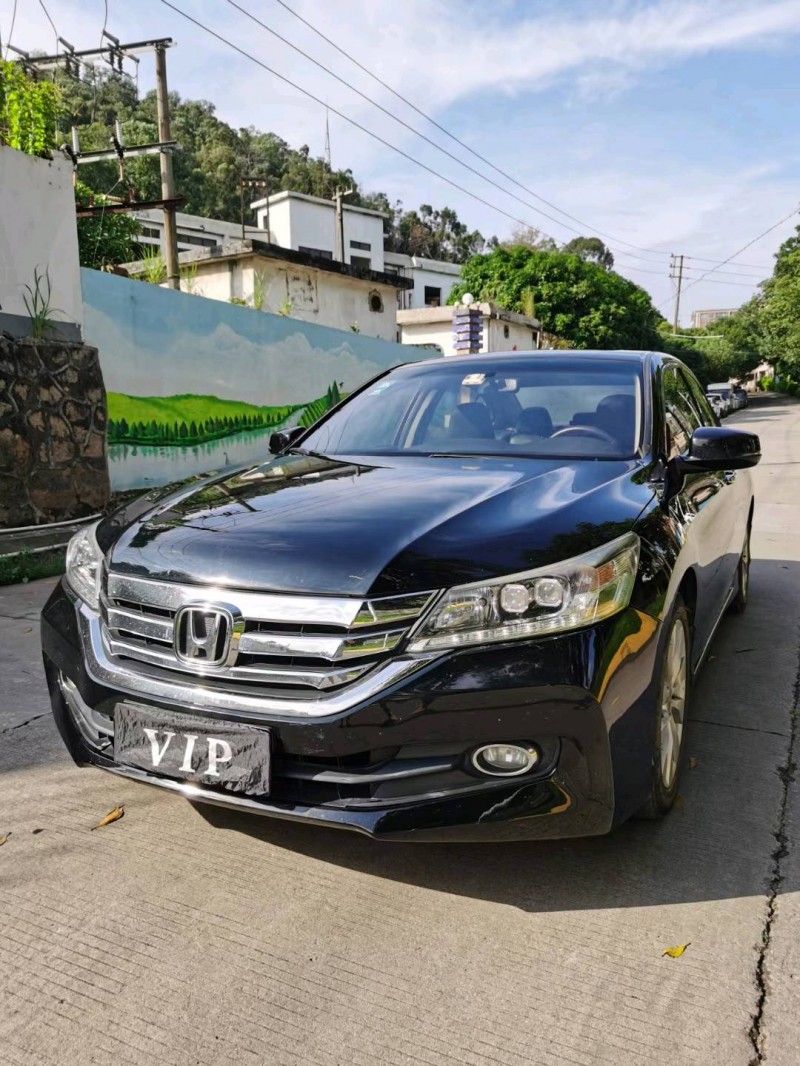 东莞14年本田雅阁2