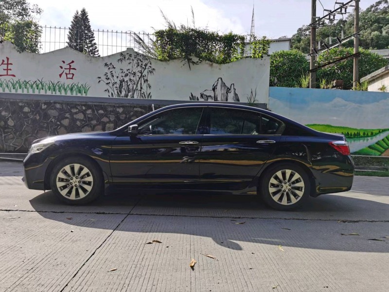 东莞14年本田雅阁5