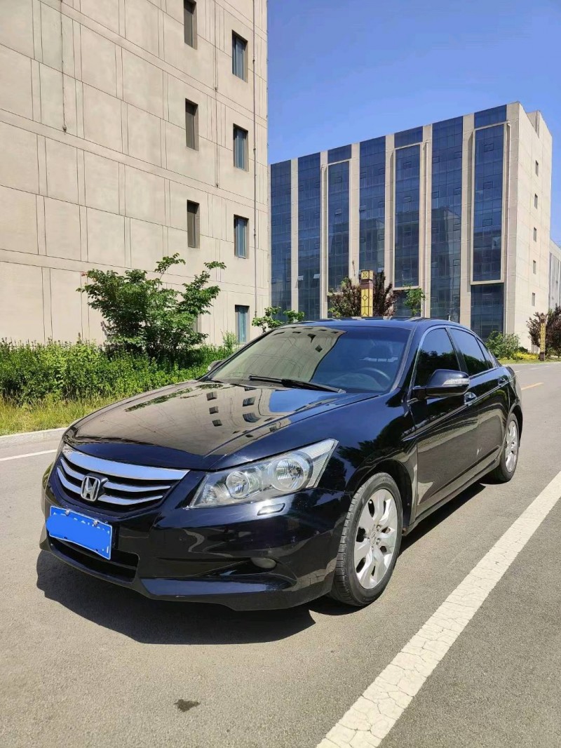 聊城11年本田雅阁2