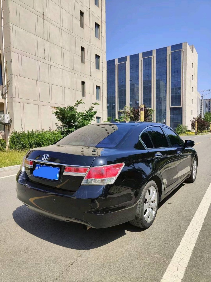 聊城11年本田雅阁7