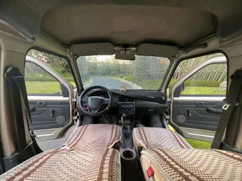 柳州16年五菱汽車榮光6