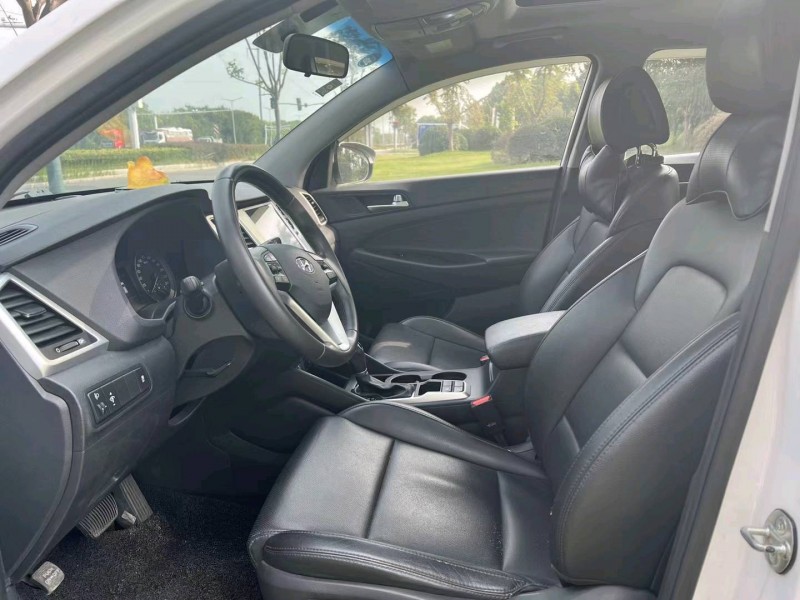 泰州16年现代途胜4