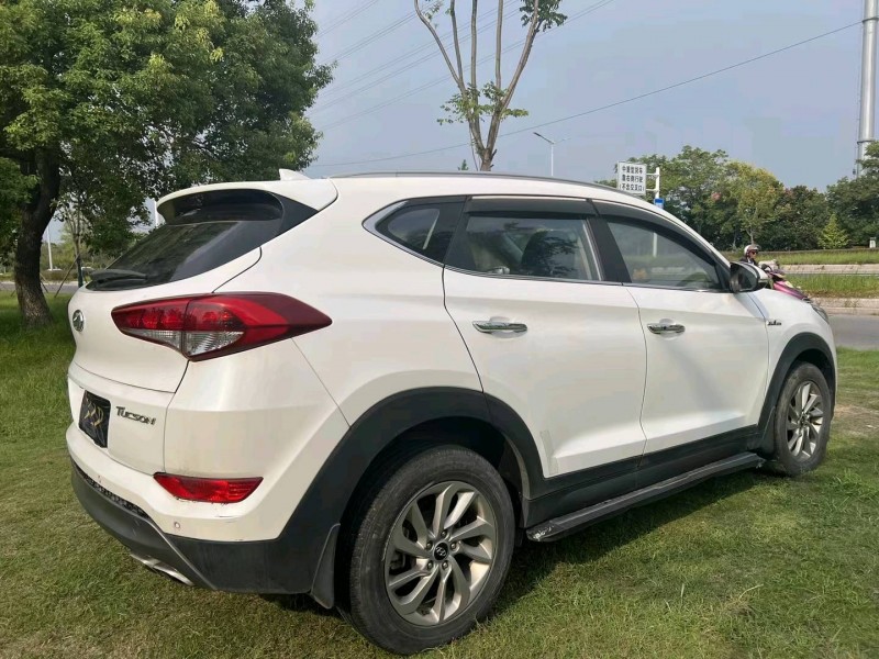 泰州16年现代途胜9