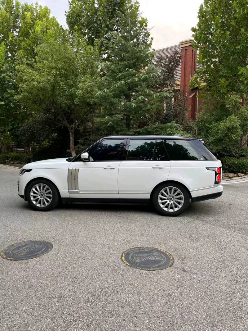 青岛19年路虎揽胜行政3