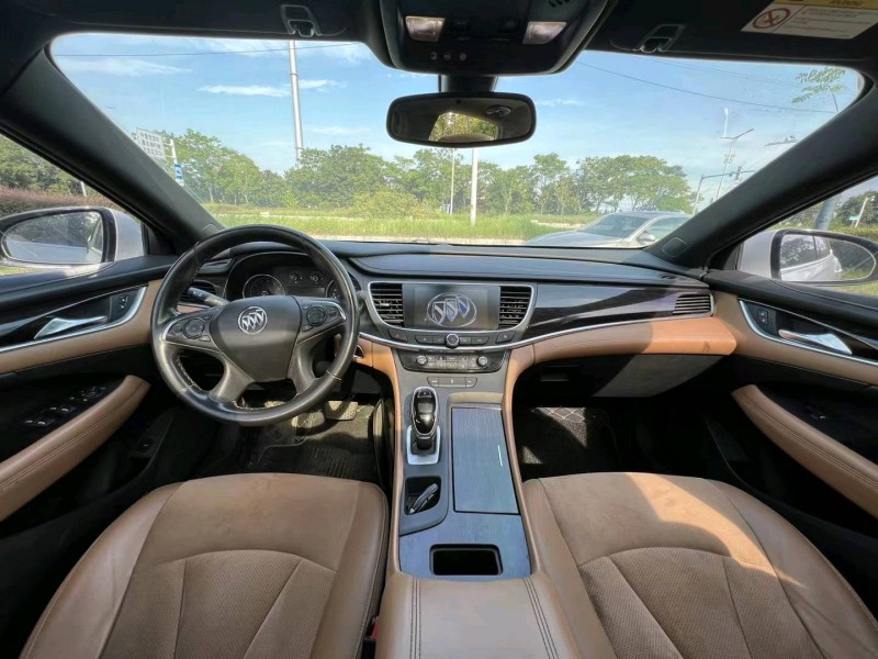 泰州16年别克君越5