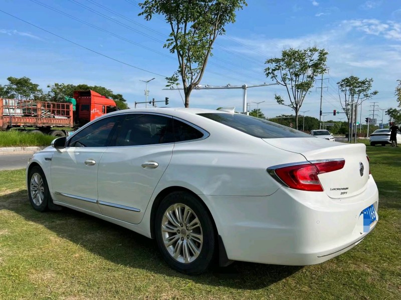 泰州16年别克君越7