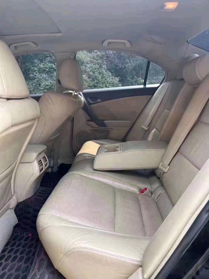 青岛12年本田思铂睿4