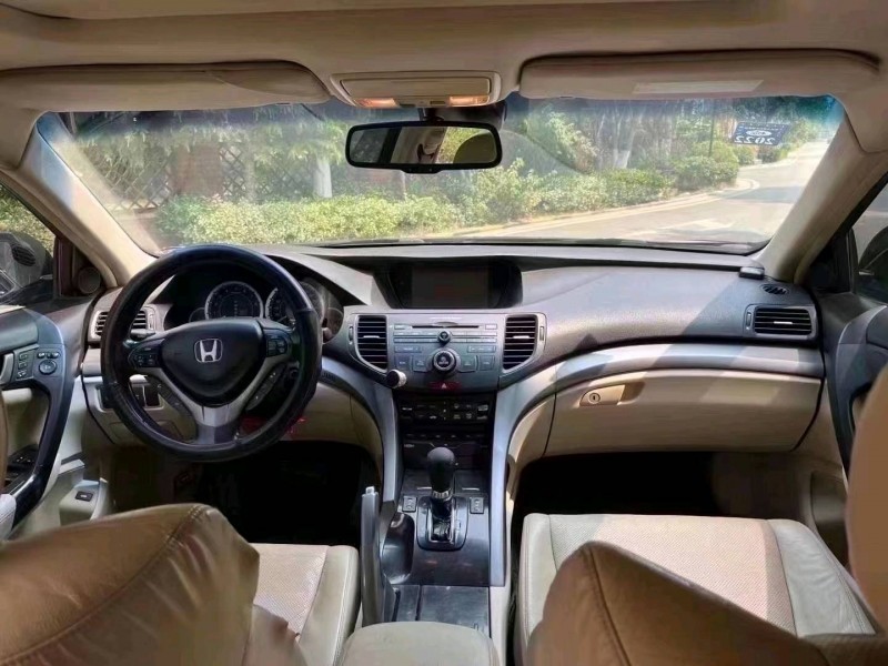 青岛12年本田思铂睿3