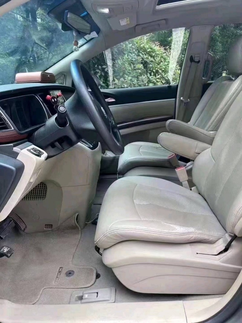 青岛16年别克GL84