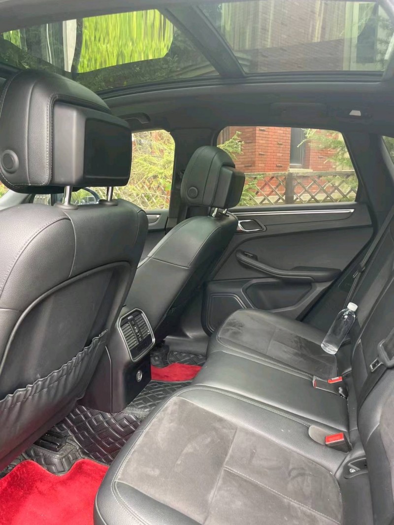 青島19年保時捷Macan5