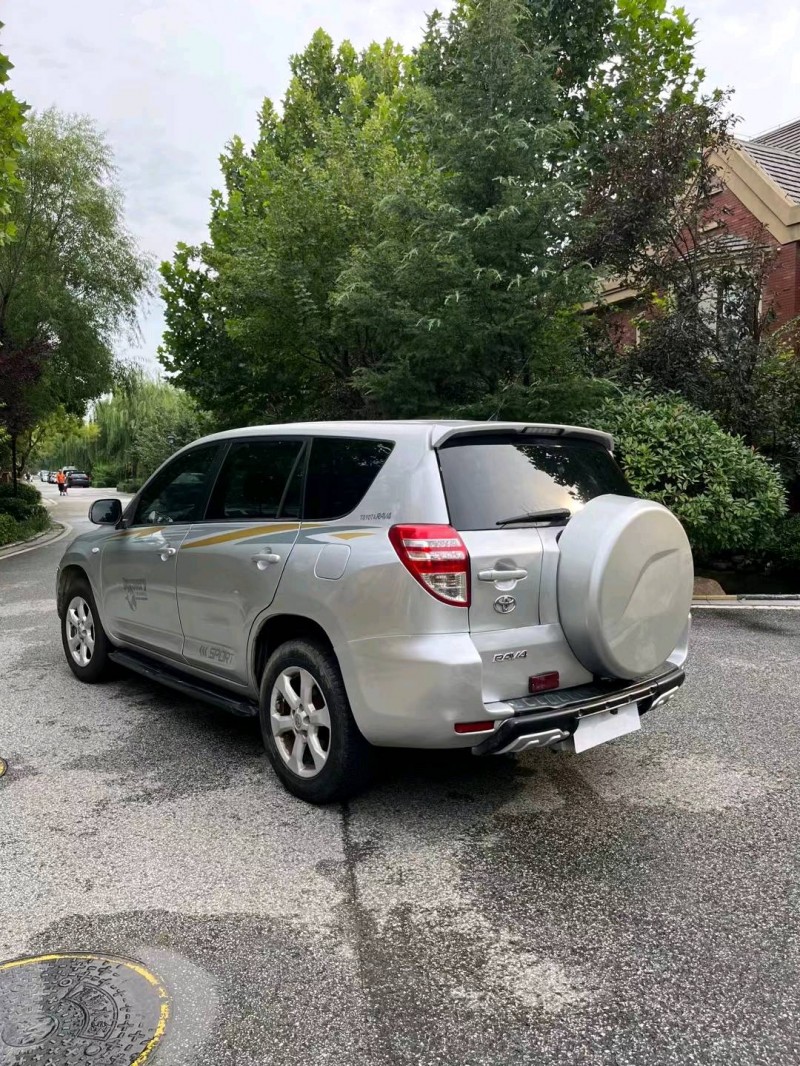 青岛11年丰田RAV4荣放8