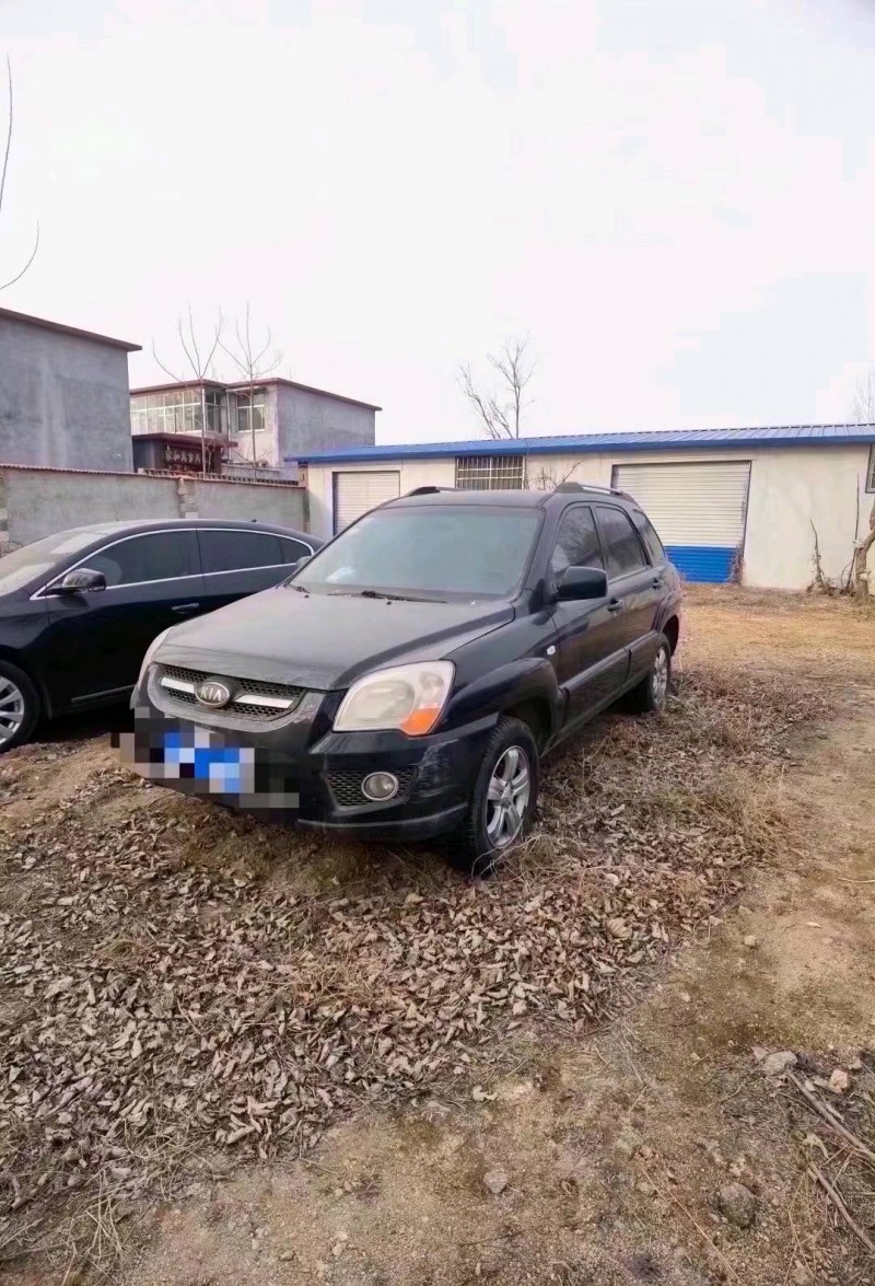 济宁11年起亚狮跑8