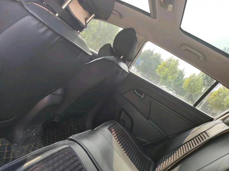 北京13年起亚智跑4