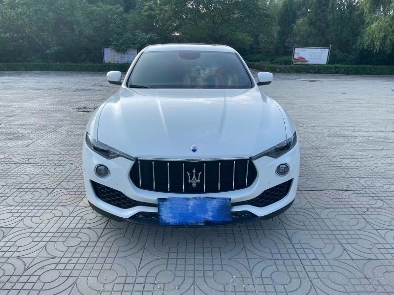 潍坊18年玛莎拉蒂Levante1