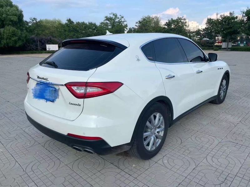 潍坊18年玛莎拉蒂Levante5