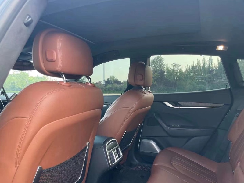 潍坊18年玛莎拉蒂Levante7