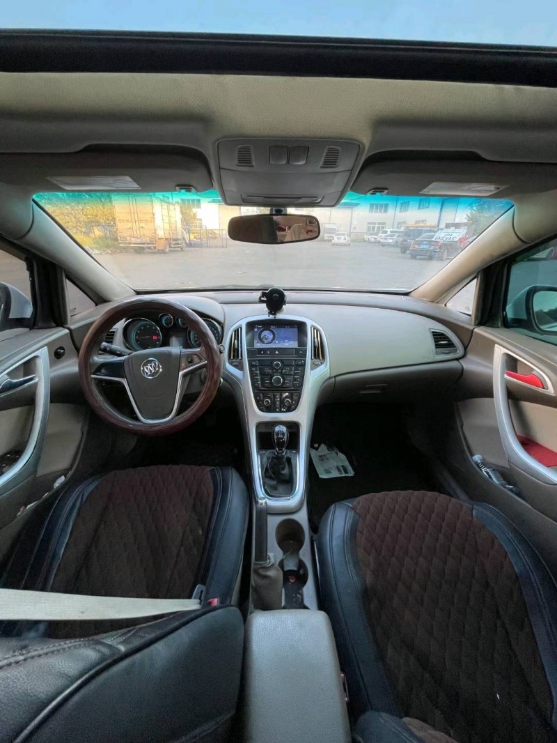 沈阳11年别克英朗GT7