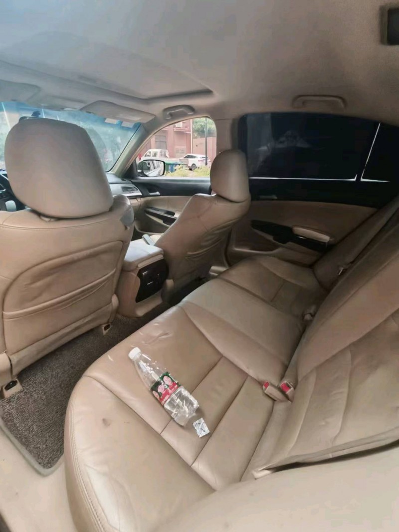 宜春08年本田雅阁5