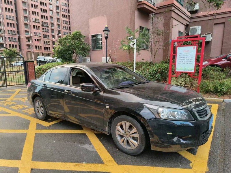 宜春08年本田雅阁1