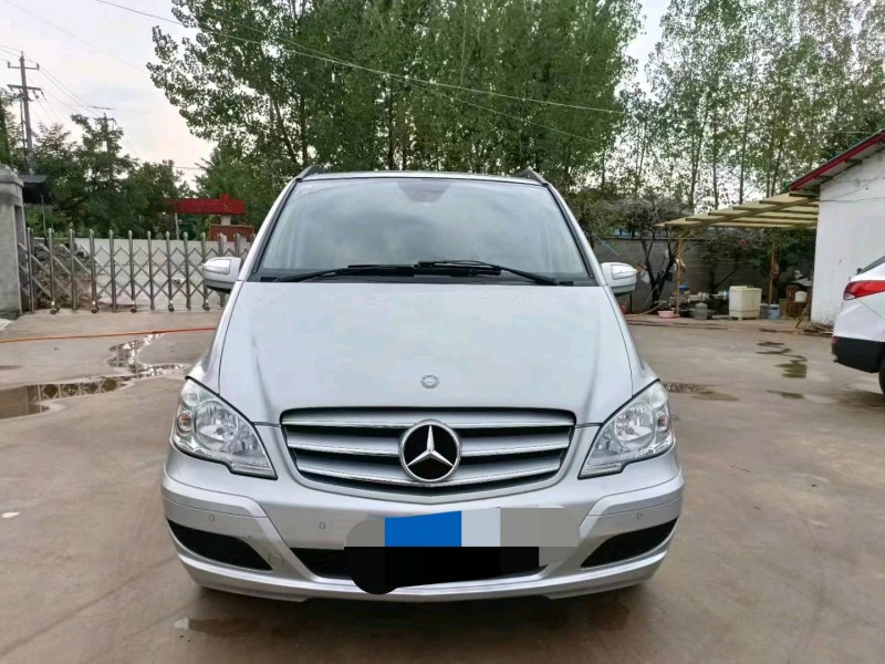 枣庄11年奔驰唯雅诺1